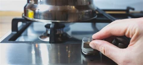 spill water on gas stove